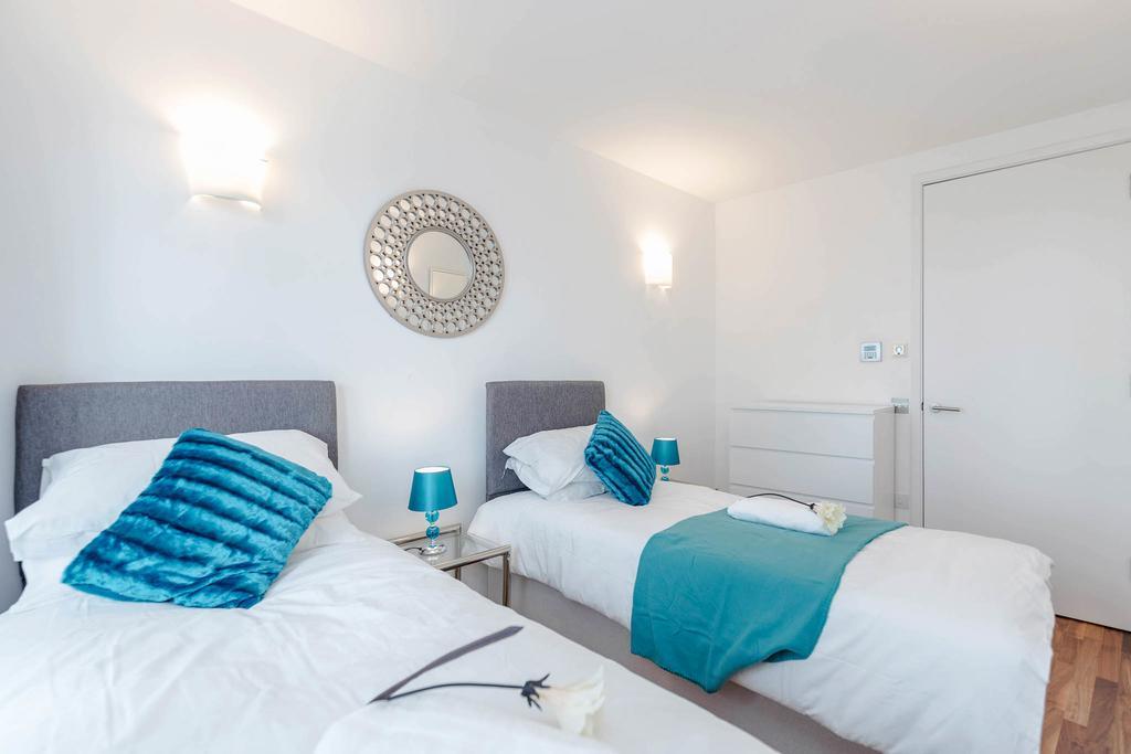 Excel Apartment For Business Travellers Лондон Екстериор снимка