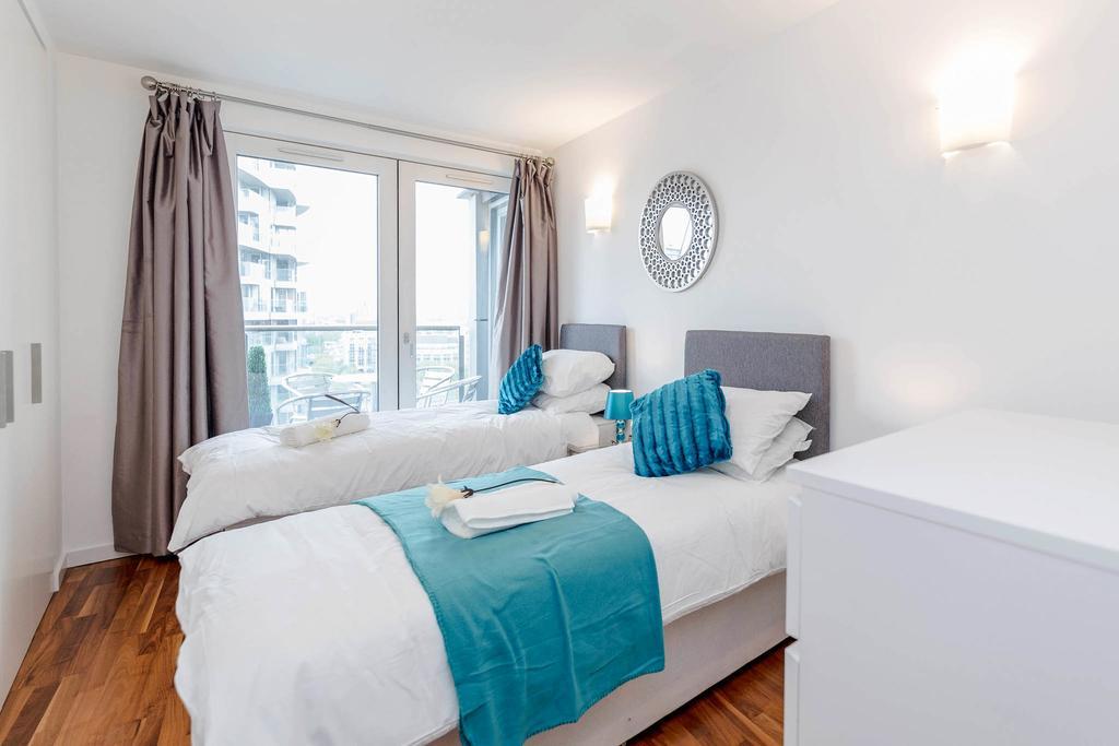 Excel Apartment For Business Travellers Лондон Екстериор снимка