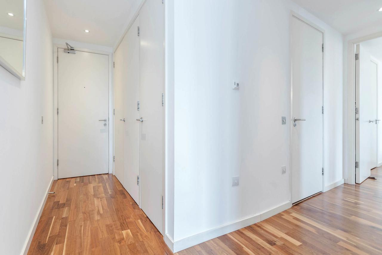 Excel Apartment For Business Travellers Лондон Екстериор снимка
