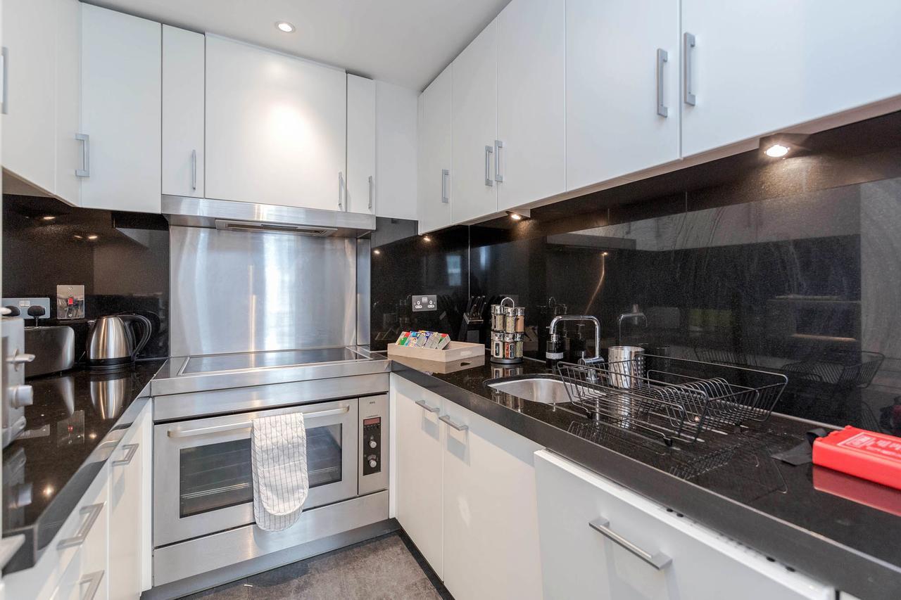 Excel Apartment For Business Travellers Лондон Екстериор снимка