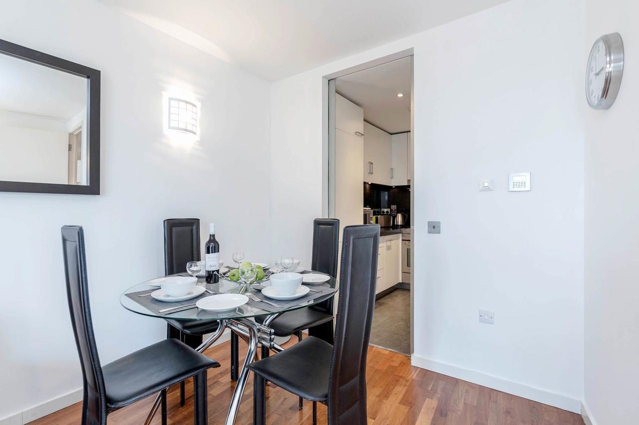 Excel Apartment For Business Travellers Лондон Екстериор снимка
